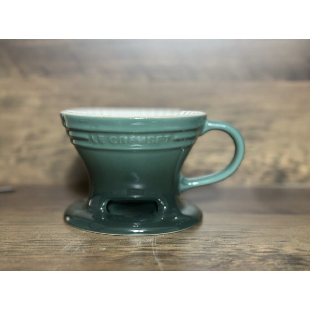 Le Creuset Pour Over Coffee Cone Stoneware Second Choix Artichoke Artichaut NEW - Picture 4 of 8
